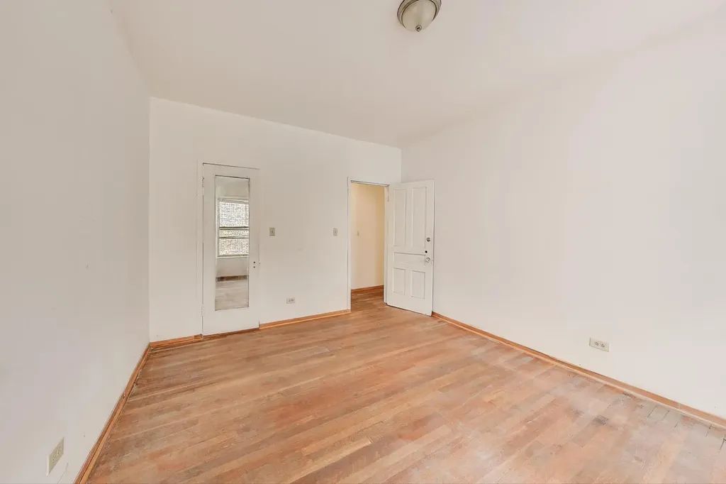 1059 East Hyde Park Boulevard Chicago IL 60615