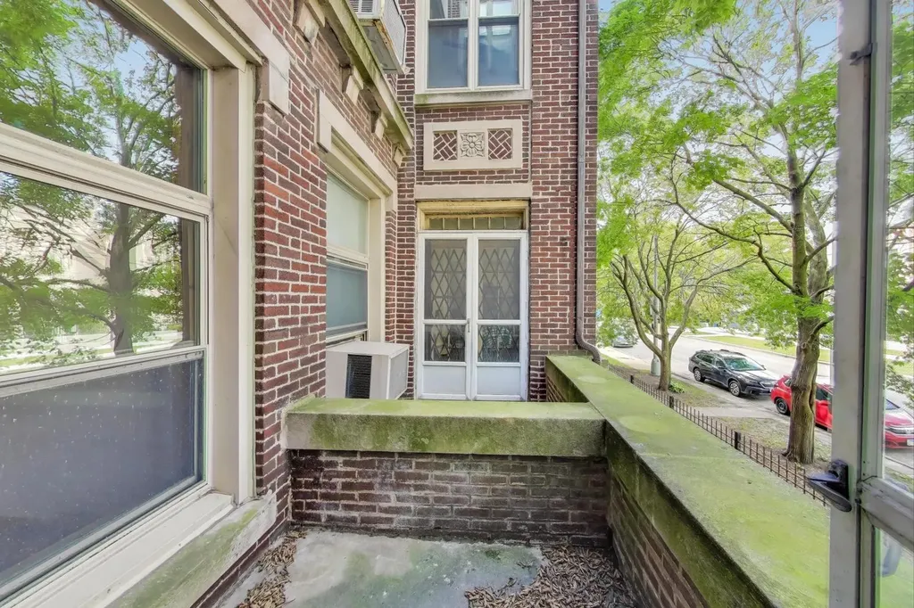 1059 East Hyde Park Boulevard Chicago IL 60615