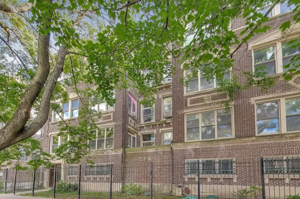 1059 East Hyde Park Boulevard Chicago IL 60615