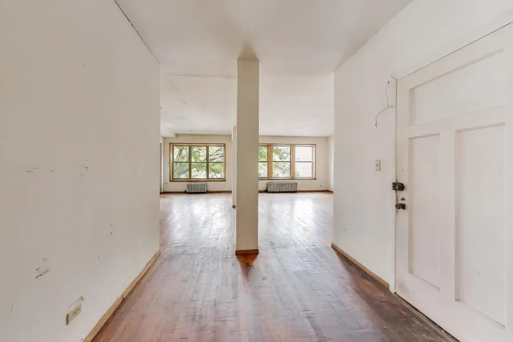 1059 East Hyde Park Boulevard Chicago IL 60615