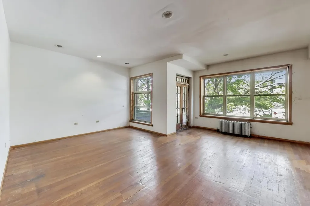 1059 East Hyde Park Boulevard Chicago IL 60615