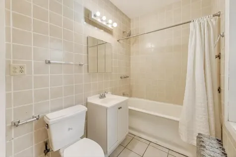 1059 East Hyde Park Boulevard Chicago IL 60615