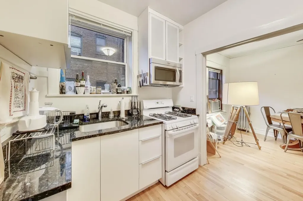 1308 East 56th Street Chicago IL 60637