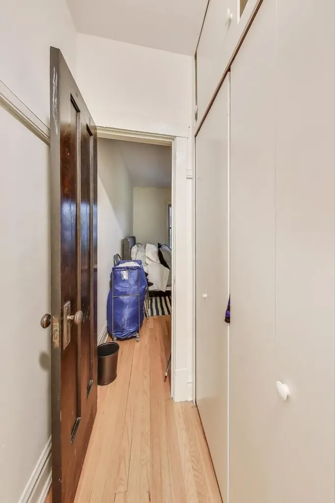 1308 East 56th Street Chicago IL 60637