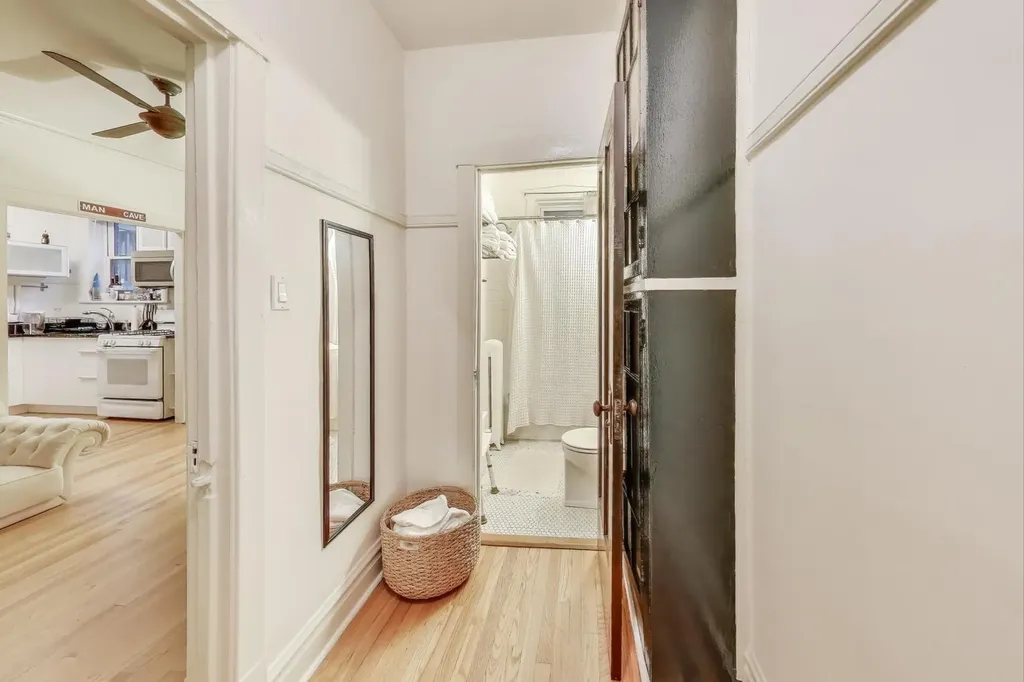 1308 East 56th Street Chicago IL 60637