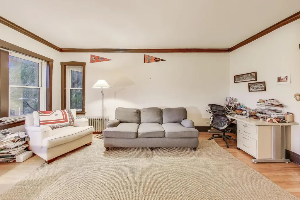 1308 East 56th Street Chicago IL 60637