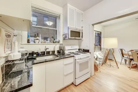 1308 East 56th Street Chicago IL 60637