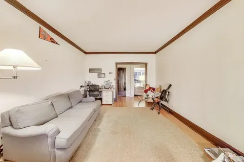 1308 East 56th Street Chicago IL 60637