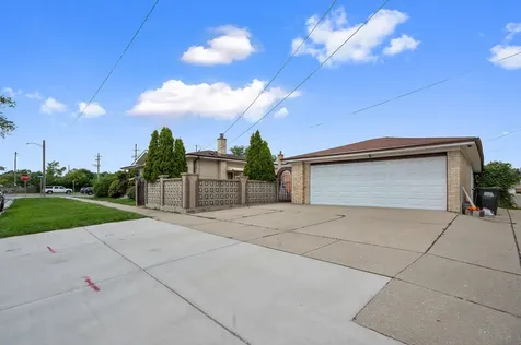 9740 Linn Avenue Schiller Park IL 60176
