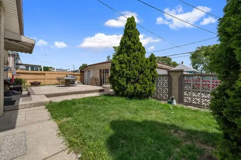 9740 Linn Avenue Schiller Park IL 60176