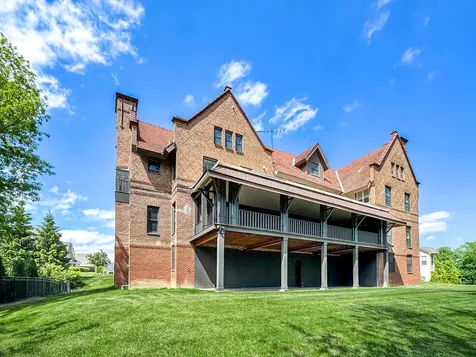 141 Loretto Court Wheaton IL 60189