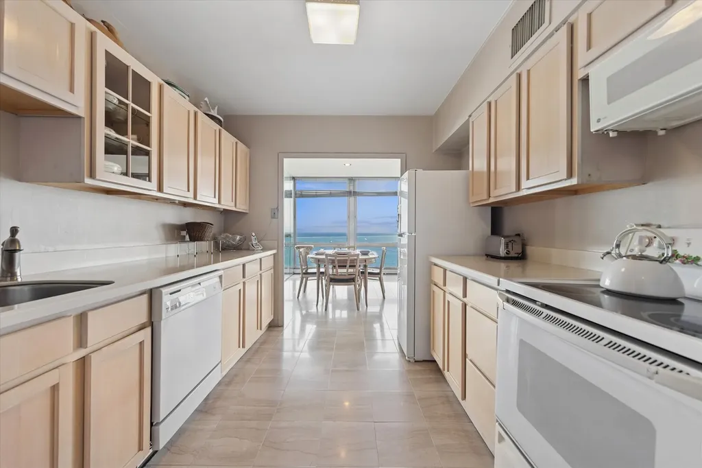 860 North Lake Shore Drive Chicago IL 60611