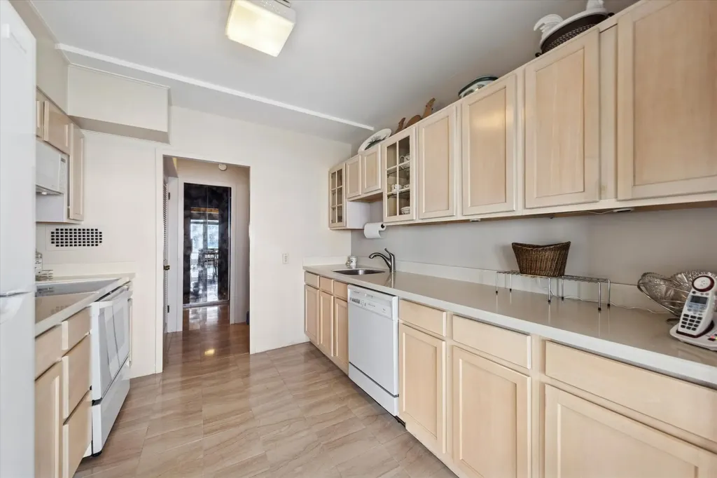 860 North Lake Shore Drive Chicago IL 60611