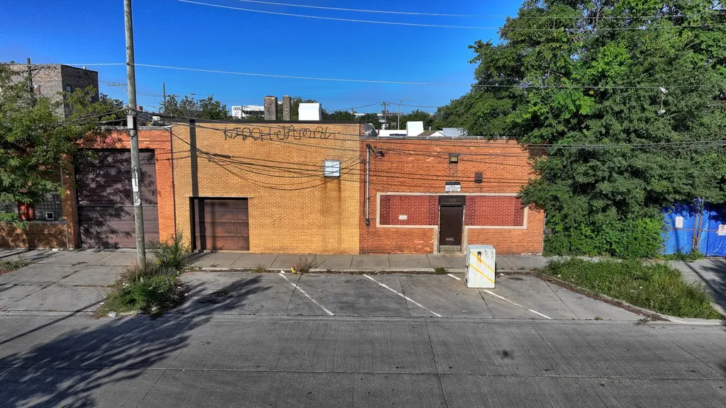 1618-22 North Throop Street Chicago IL 60642