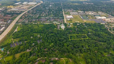 1594 Portage Run Glenview IL 60025