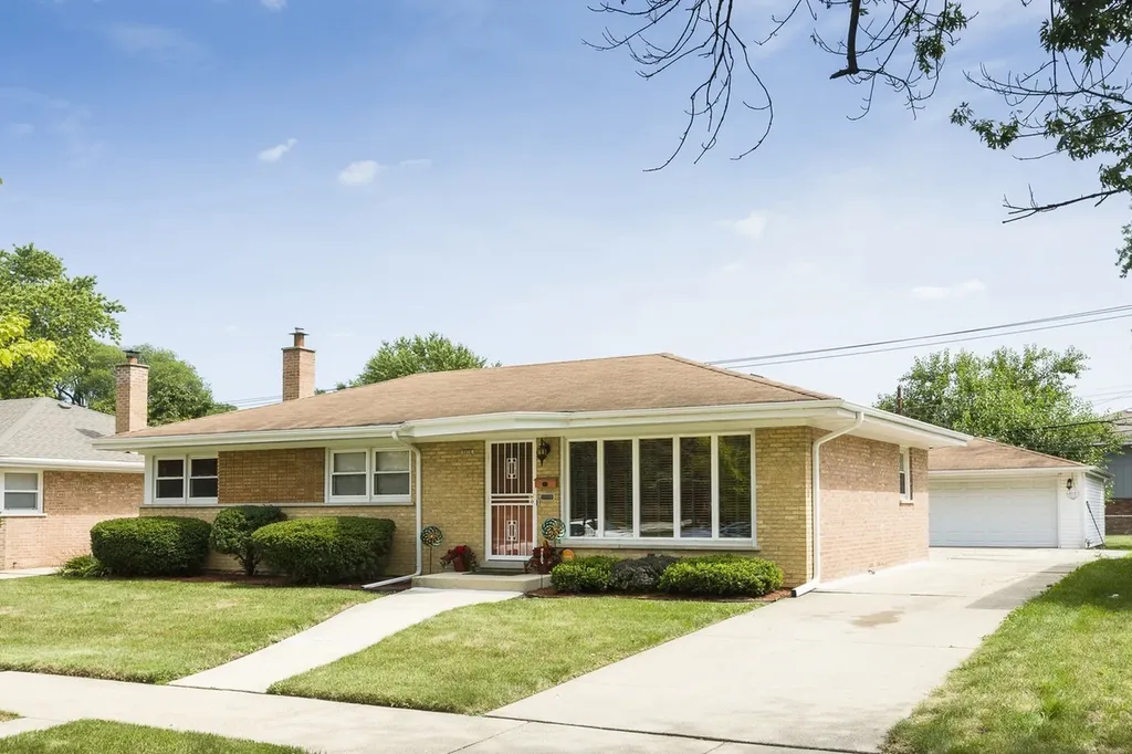 16639 Dobson Avenue South Holland IL 60473