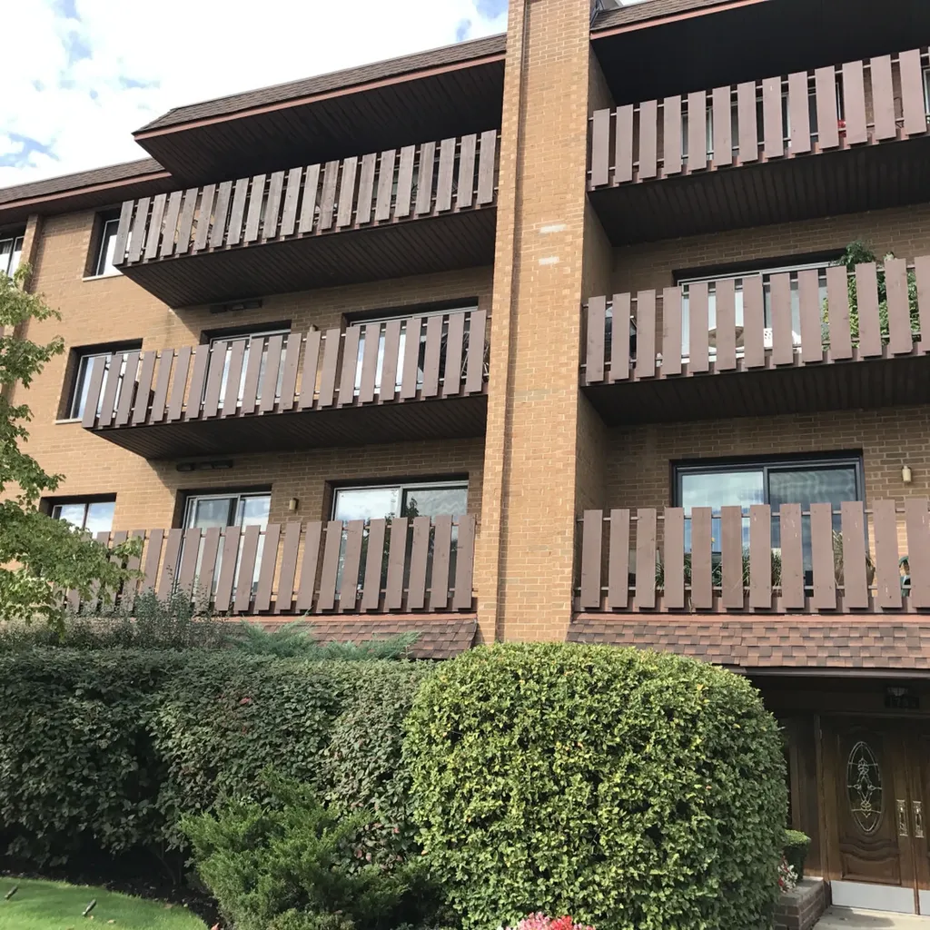 1795 Lake Cook Road Highland Park IL 60035