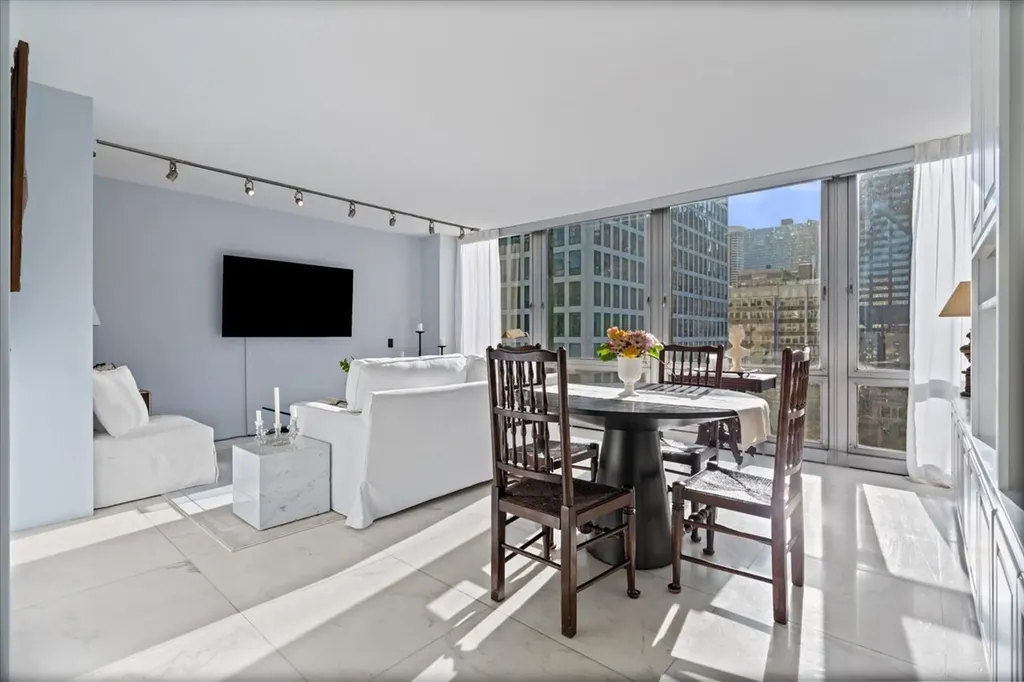 880 North Lake Shore Drive Chicago IL 60611