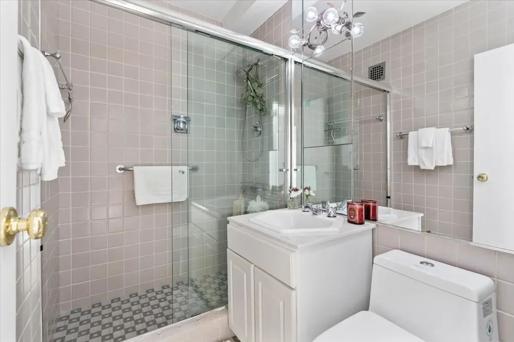 880 North Lake Shore Drive Chicago IL 60611