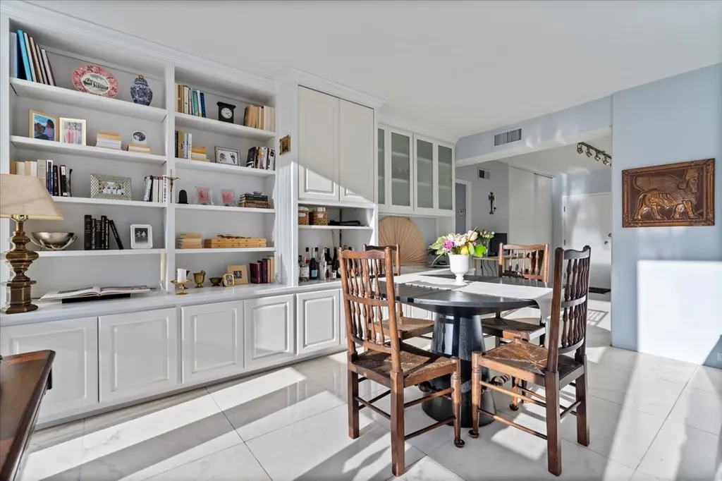 880 North Lake Shore Drive Chicago IL 60611