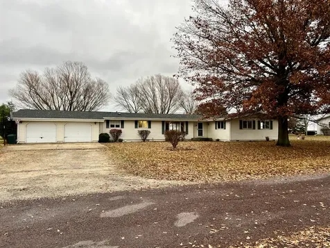 106 Lakeview Drive Gibson City IL 60936