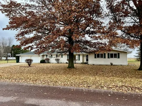 106 Lakeview Drive Gibson City IL 60936