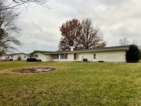 106 Lakeview Drive Gibson City IL 60936