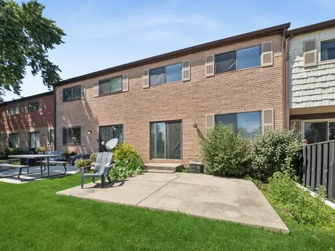 1631 Bow Trail Wheeling IL 60090