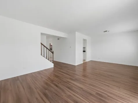 1631 Bow Trail Wheeling IL 60090
