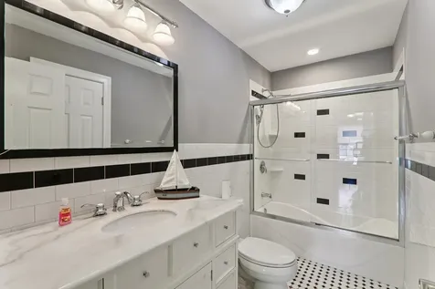 124 Hubbard Court Wauconda IL 60084