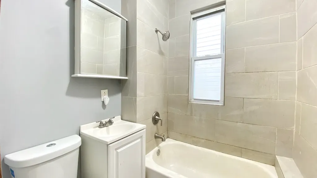 6833 South Green Street Chicago IL 60621