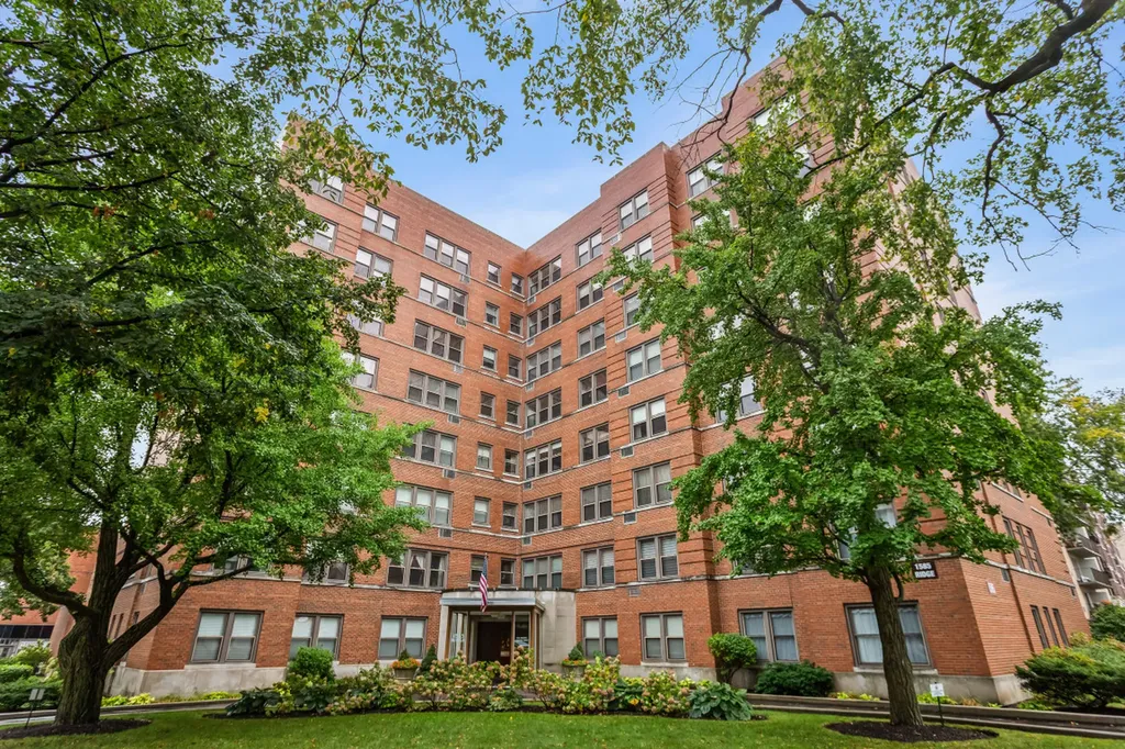 1585 Ridge Avenue Evanston IL 60201