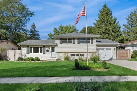 208 South River Road Fox River Grove IL 60021