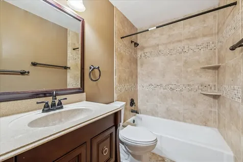 208 South River Road Fox River Grove IL 60021