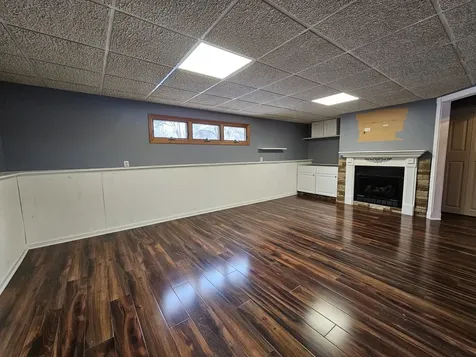 208 South River Road Fox River Grove IL 60021