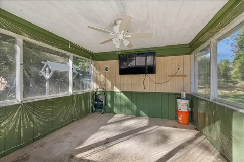 208 South River Road Fox River Grove IL 60021