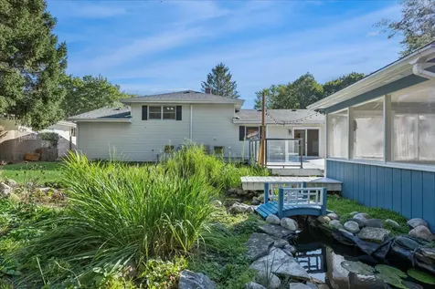 208 South River Road Fox River Grove IL 60021