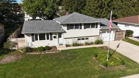 208 South River Road Fox River Grove IL 60021