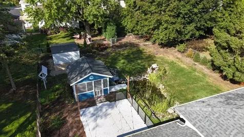 208 South River Road Fox River Grove IL 60021
