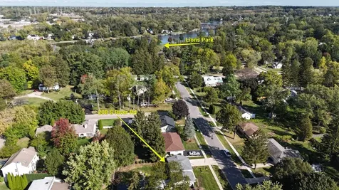 208 South River Road Fox River Grove IL 60021