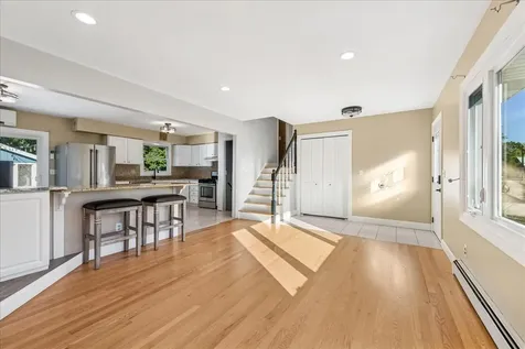 208 South River Road Fox River Grove IL 60021