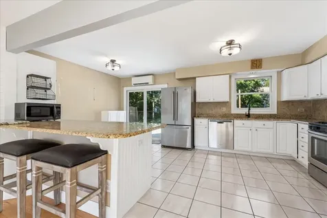 208 South River Road Fox River Grove IL 60021