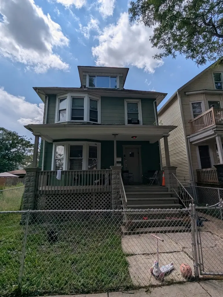 10734 South Prairie Avenue Chicago IL 60628