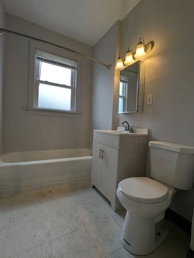 10734 South Prairie Avenue Chicago IL 60628