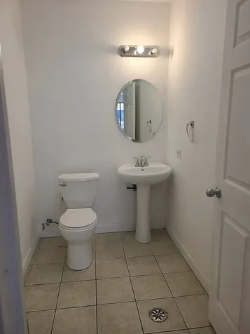 2207 North Western Avenue Chicago IL 60647