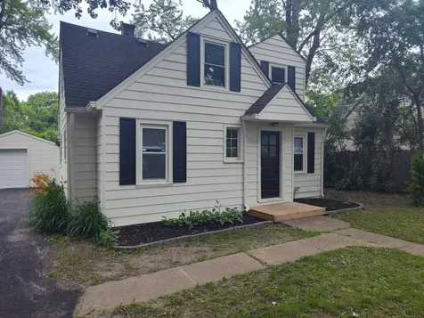 1720 Hiawatha Trail Round Lake Heights IL 60073