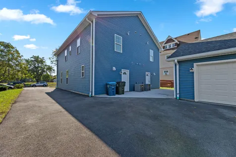 76 North 4th Street Aurora IL 60505