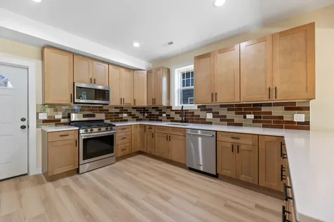 76 North 4th Street Aurora IL 60505