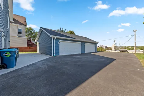 76 North 4th Street Aurora IL 60505
