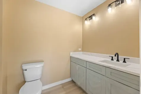 76 North 4th Street Aurora IL 60505
